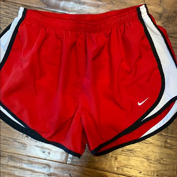 Nike Pants - Women’s Nike shorts